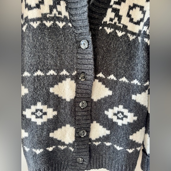 Idyllwind Aztec Sweater - Picture 2 of 3